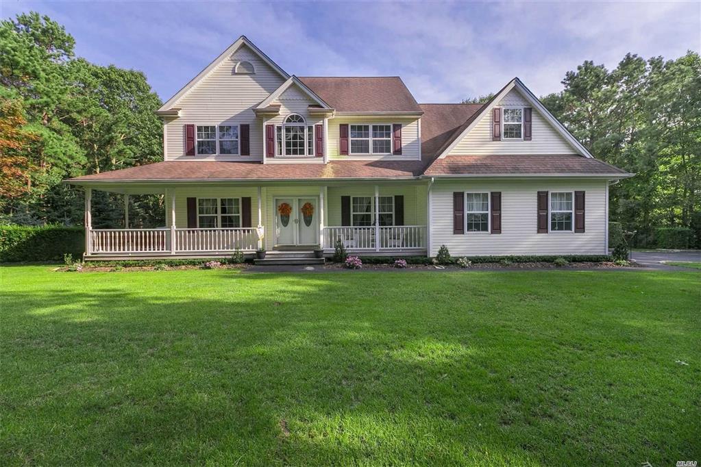 3 Hogan Ln Manorville Manorville NY 11949