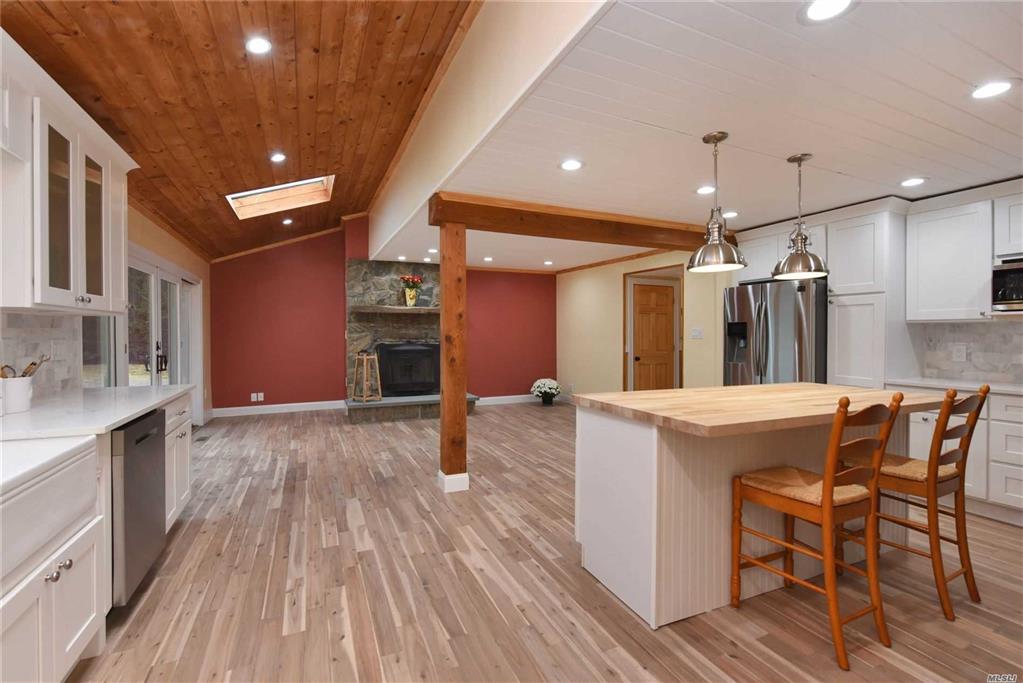 58 Woodmont Rd Melville Melville NY 11747