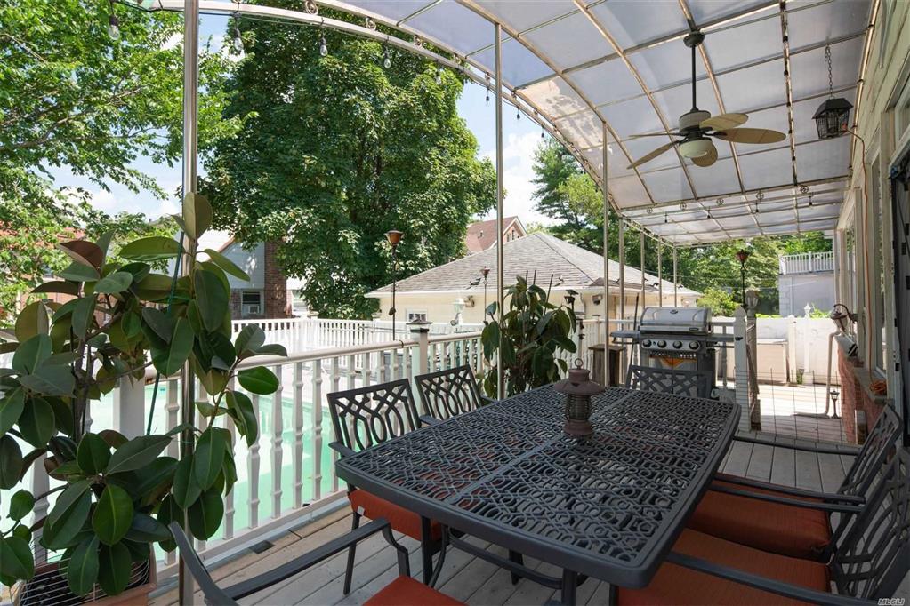 45-23 244th St Douglaston Douglaston NY 11362