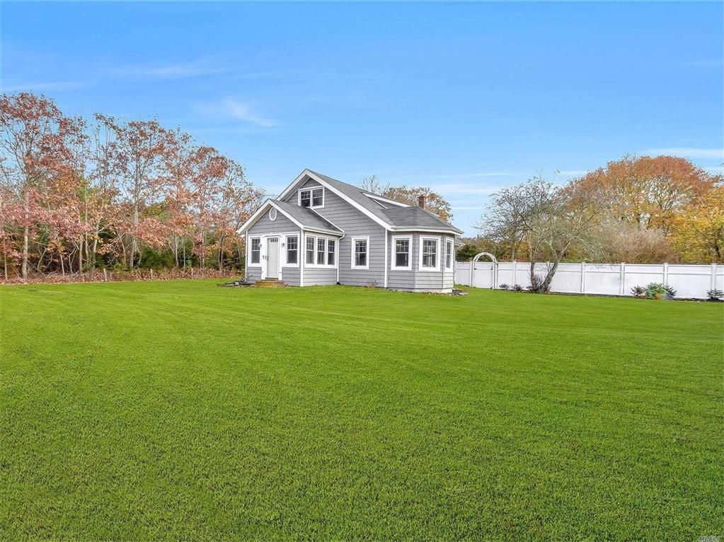36 South Phillips Ave Remsenburg Remsenburg NY 11960