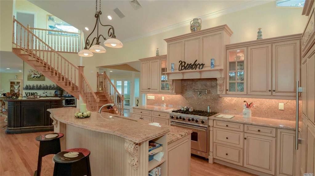 9 Duckwood Ln Hampton Bays Hampton Bays NY 11946