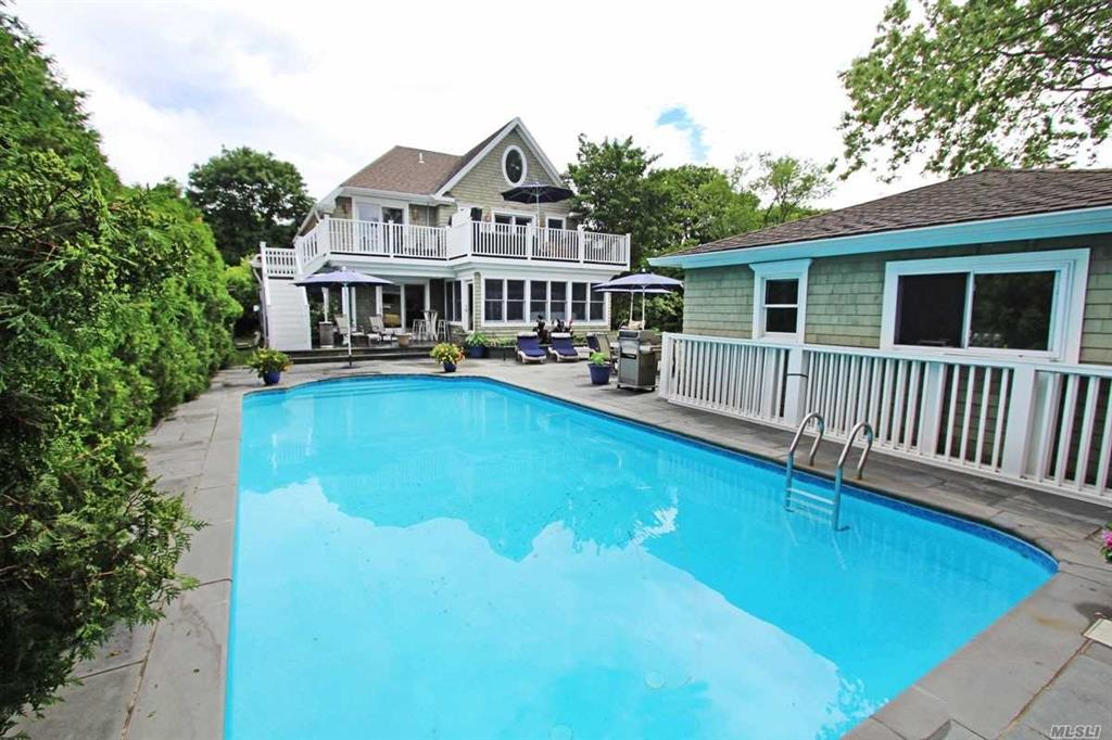 33 Rogers Ln Remsenburg Remsenburg NY 11960