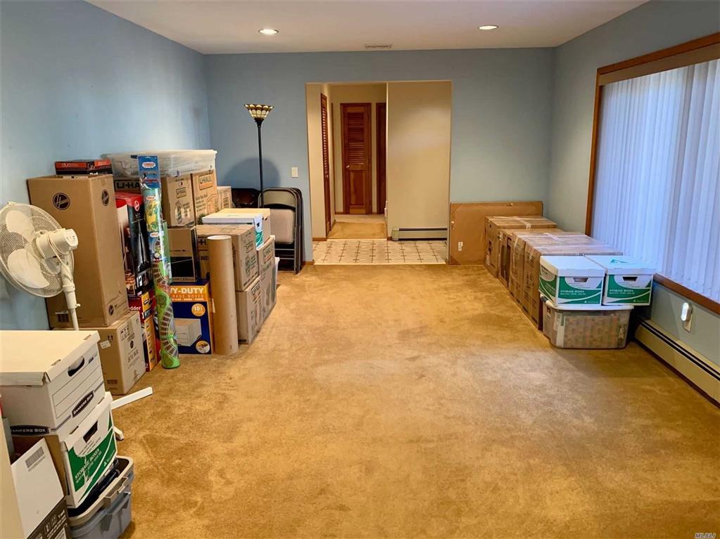 36 Dogwood Ave Farmingville Farmingville NY 11738