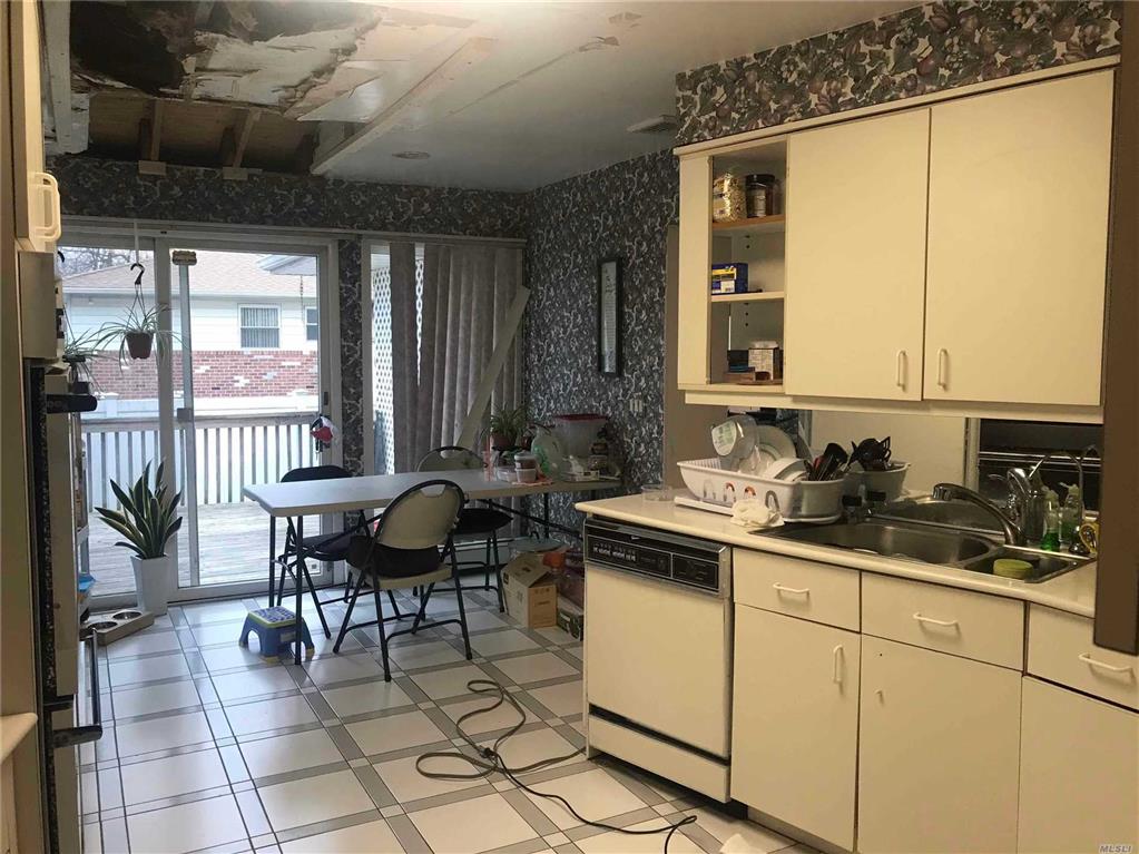 82 Stratford North Roslyn Heights Roslyn Heights NY 11577