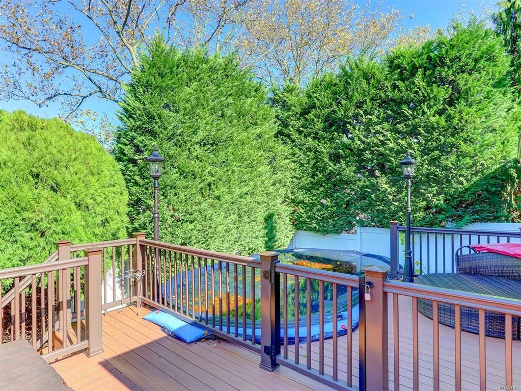 1158 Day St Seaford Seaford NY 11783