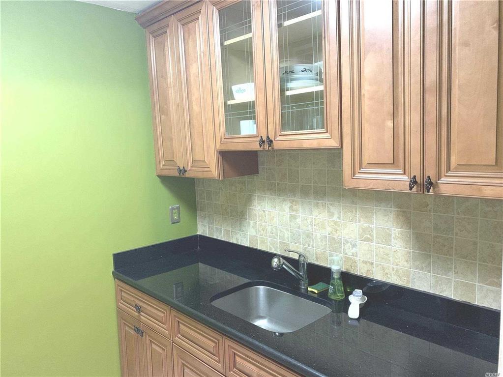 67-50 Thornton Pl Forest Hills Forest Hills NY 11375