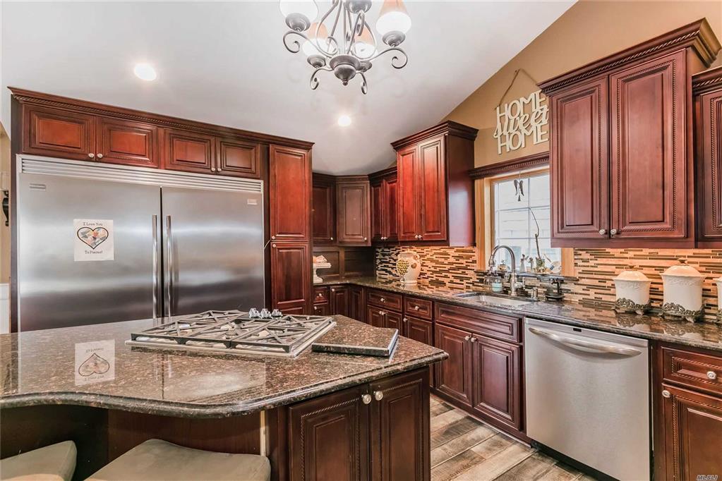 392 West Dr Copiague Copiague NY 11726