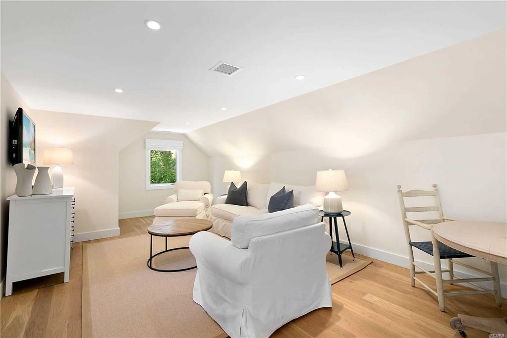 10 Lily Pond Ln East Hampton East Hampton NY 11937