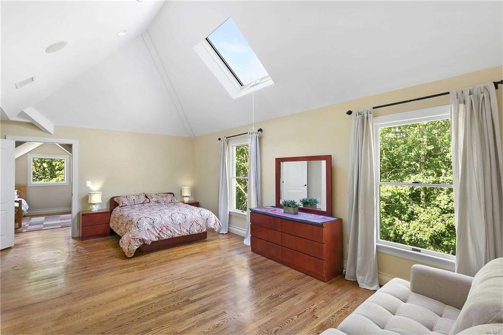 3 Clara Dr East Quogue E. Quogue NY 11942 R Hamptons