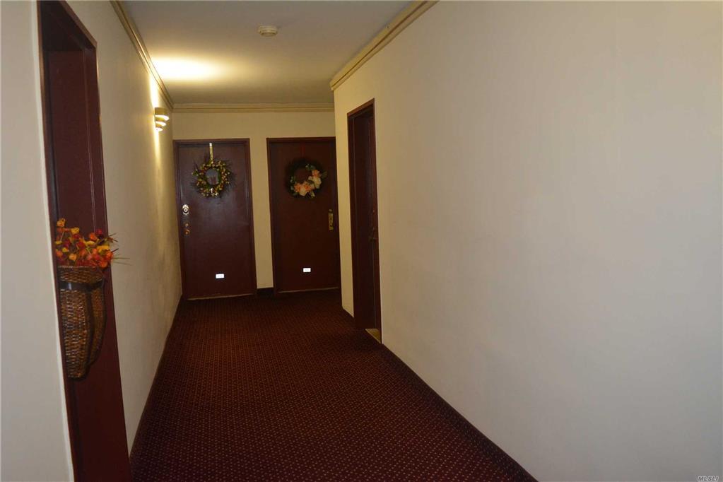 30 Pearsall Ave Glen Cove Glen Cove NY 11542