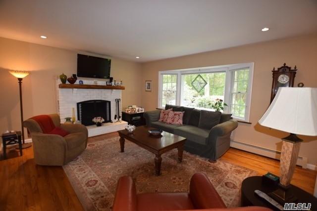 31 Bay Rd Brookhaven Brookhaven NY 11719
