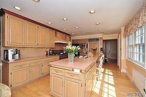 207 Everit Ave Hewlett Harbor Hewlett Harbor NY 11557