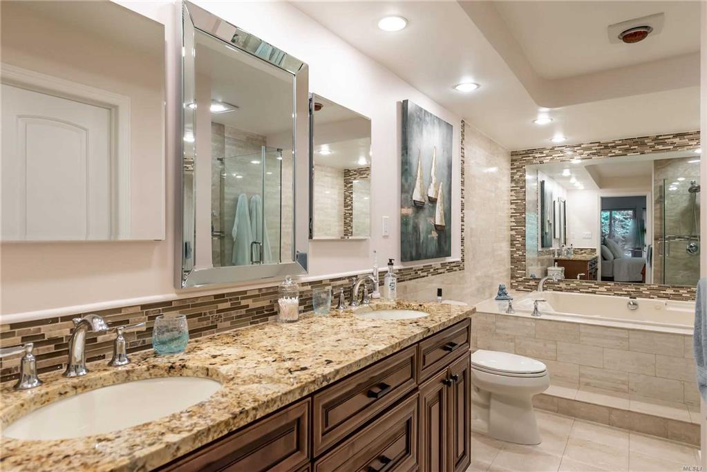 21 Cricket Club Dr Roslyn Roslyn NY 11576