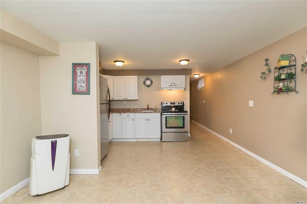 3 Hogan Ln Manorville Manorville NY 11949