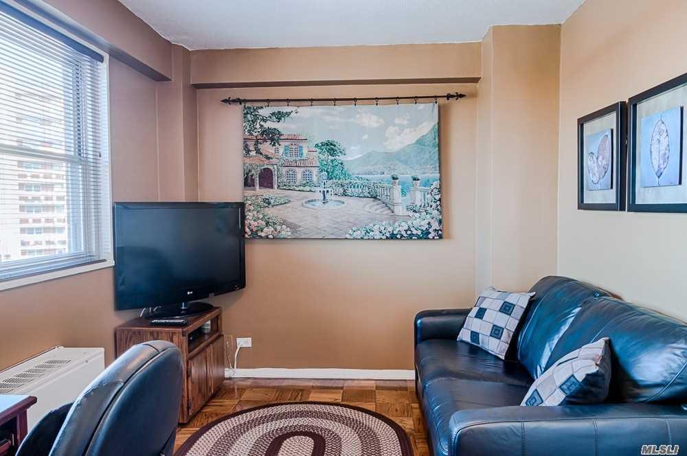 70-31 108 St Forest Hills Forest Hills NY 11375
