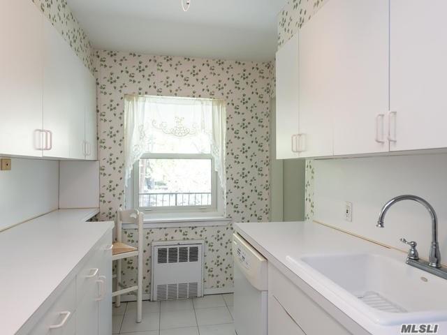 30 Pearsall Ave Glen Cove Glen Cove NY 11542