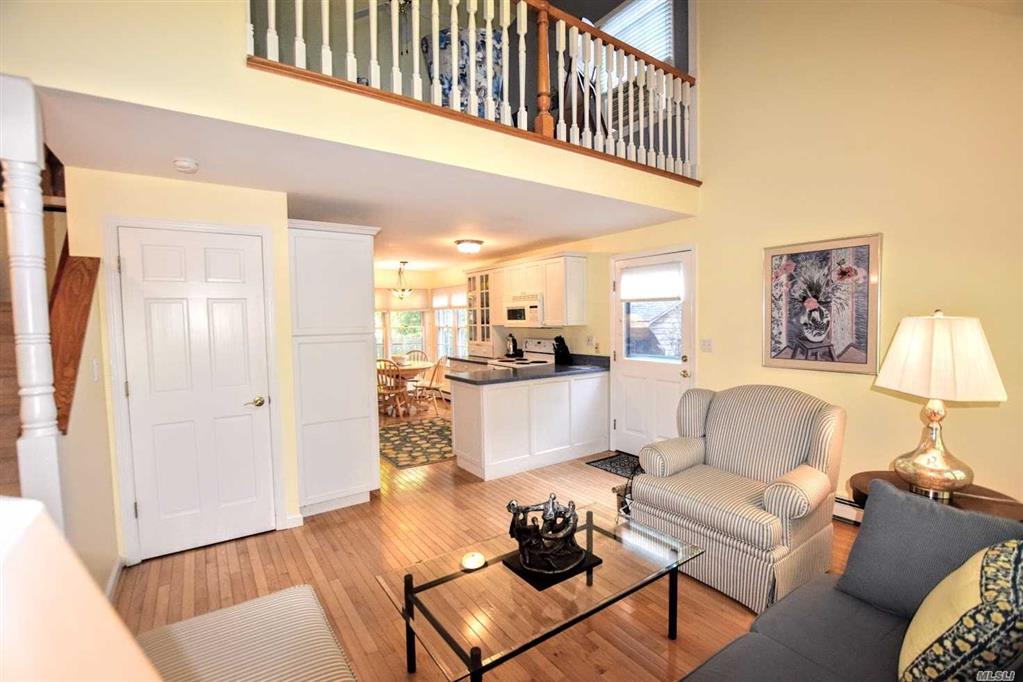 31 Bay Rd Brookhaven Brookhaven NY 11719