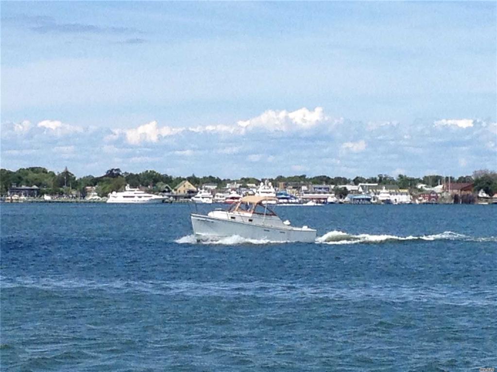 6480 Soundview Ave Southold Southold NY 11971