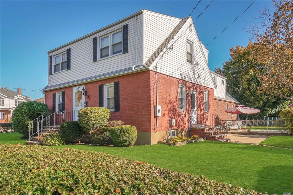 6 Rhodes St New Hyde Park New Hyde Park NY 11040