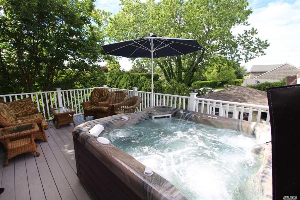 33 Rogers Ln Remsenburg Remsenburg NY 11960