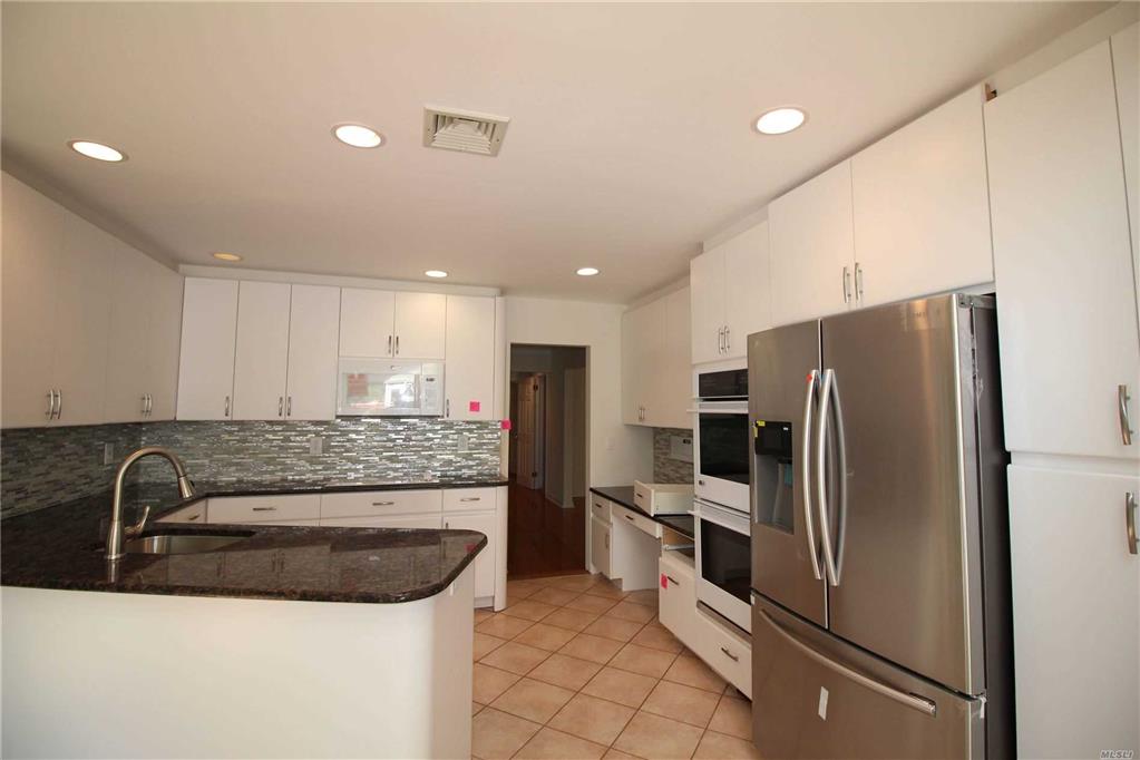 3 Cakewalk Ter Smithtown Smithtown NY 11787