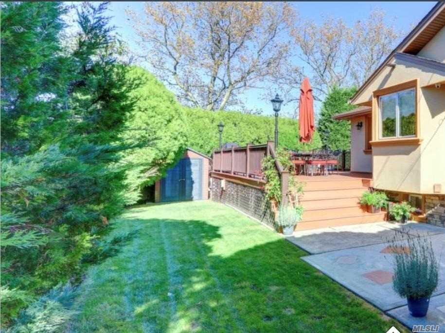 1158 Day St Seaford Seaford NY 11783