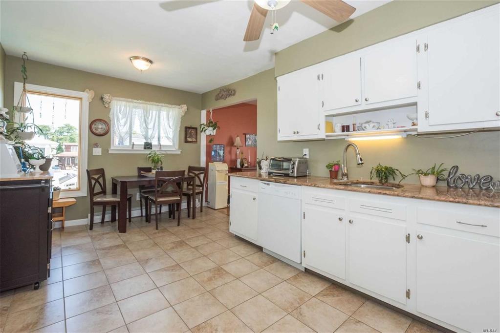 1 Berkeley Pl Massapequa Massapequa NY 11758