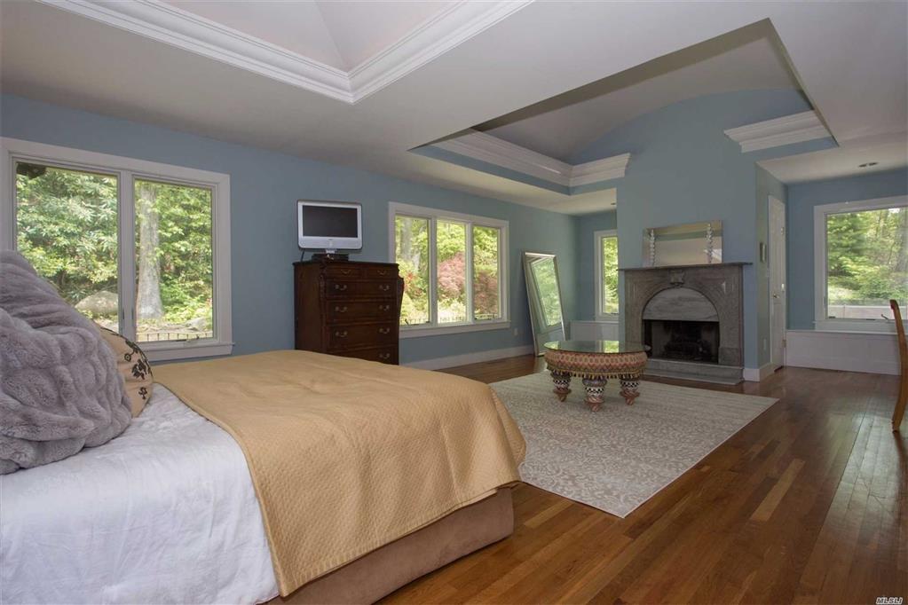 23 Glendale Dr Oyster Bay Cove Oyster Bay Cove NY 11771