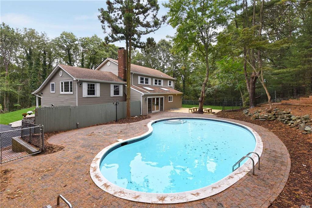 58 Woodmont Rd Melville Melville NY 11747