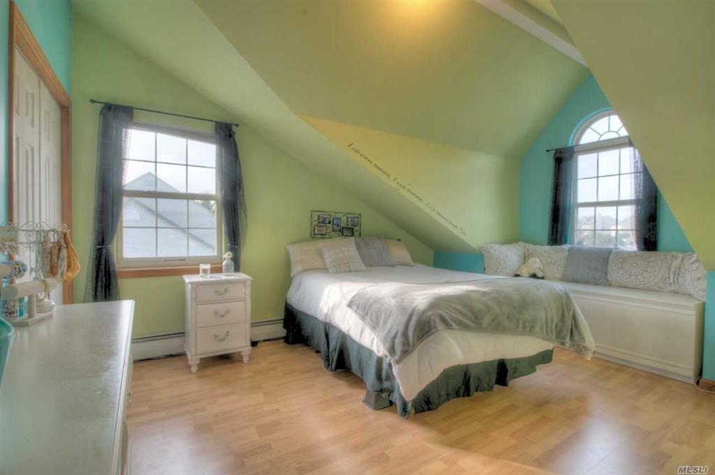 99 Tallmadge Trl Miller Place Miller Place NY 11764