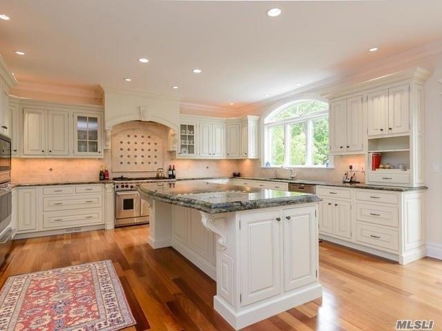147 Eaton Ln West Islip West Islip NY 11795