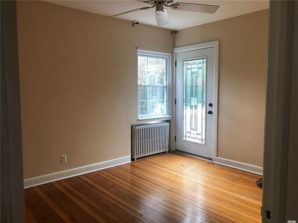 8 Valley Rd Bayville Bayville NY 11709