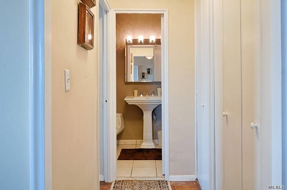 70-31 108 St Forest Hills Forest Hills NY 11375
