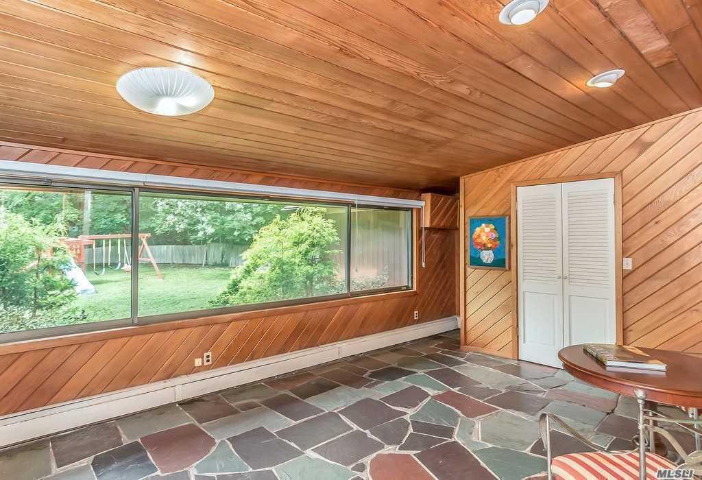 211 Pidgeon Hill S. Huntington S. Huntington NY 11746