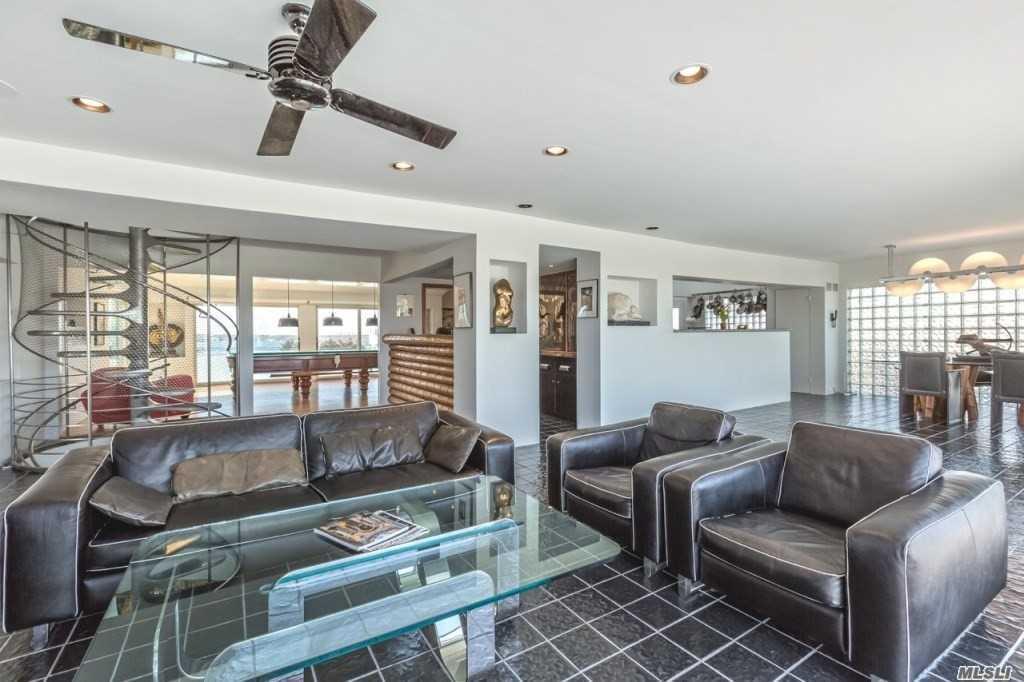 19 Dune Rd Westhampton Beach Westhampton Bch NY 11978