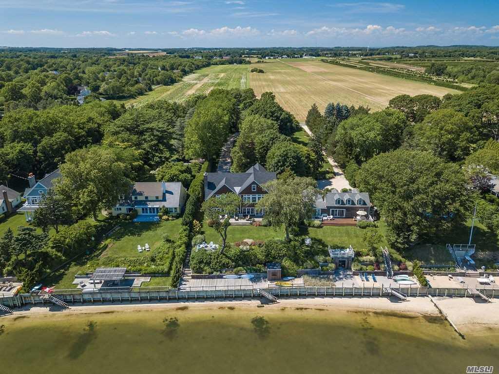 1423 Peconic Bay Blvd Riverhead Riverhead NY 11901