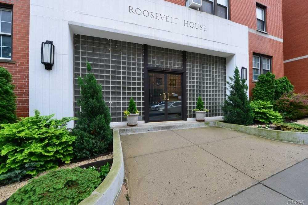 102-40 67th Dr Forest Hills Forest Hills NY 11375