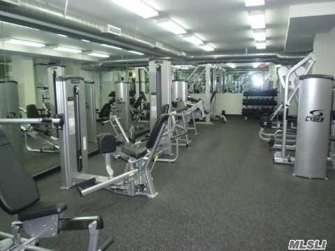 18-05 215th St Bayside Bayside NY 11360