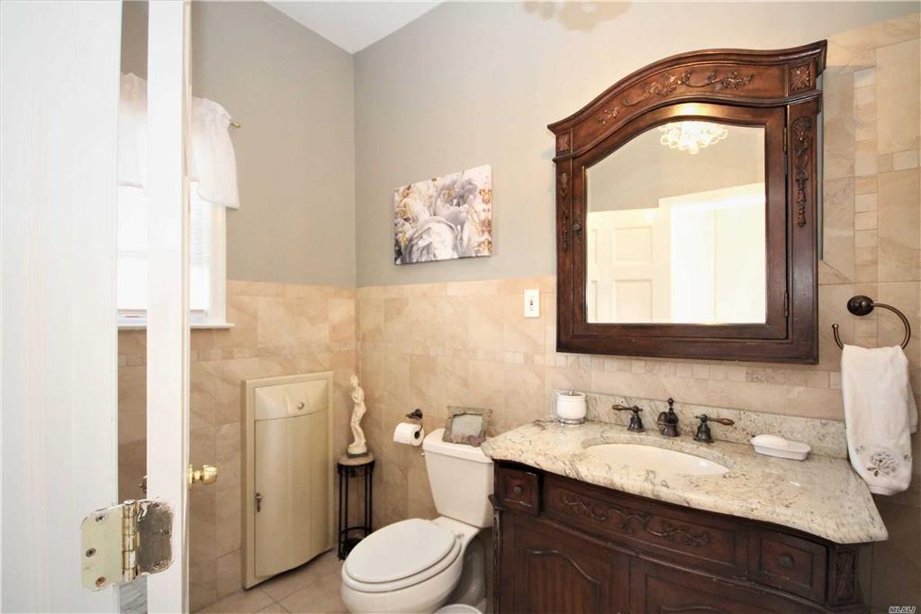 52-25 69th St Maspeth Maspeth NY 11378