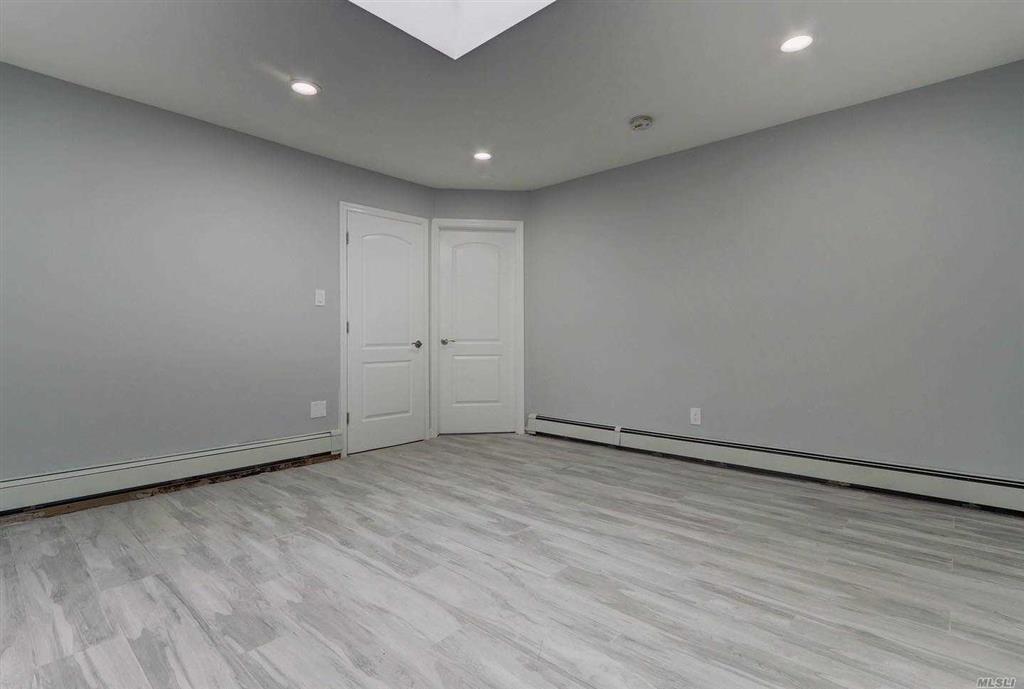 2 Rover Ln Hicksville Hicksville NY 11801