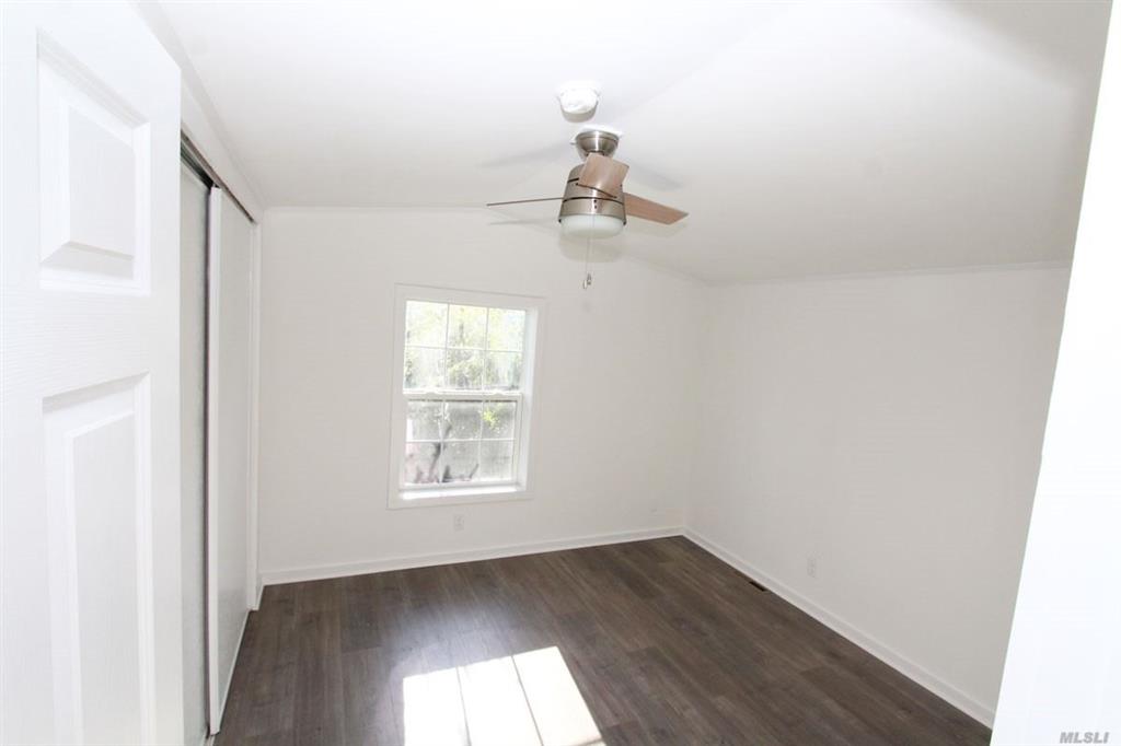 37-79 Hubbard Ave Riverhead Riverhead NY 11901