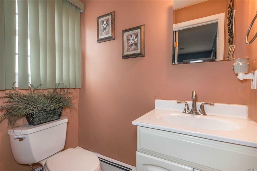 5 Potter Ct Smithtown Smithtown NY 11787