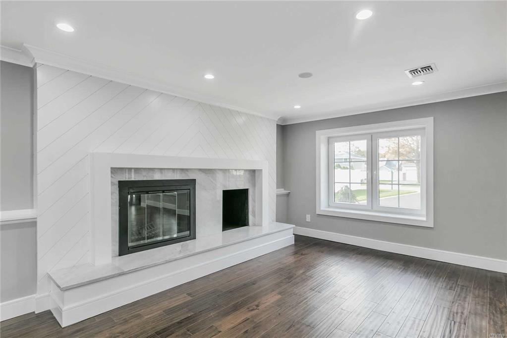3 Evers Ct Commack Commack NY 11725