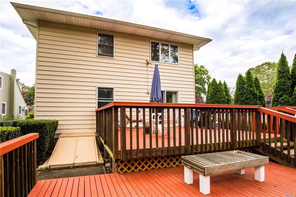 30 Juniper Ave Ronkonkoma Ronkonkoma NY 11779