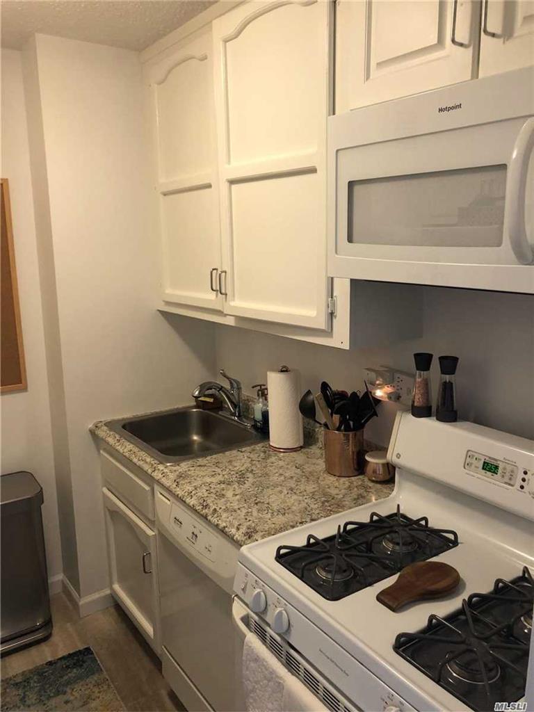 301 E 79 St Out of NYC NEW YORK NY 10075