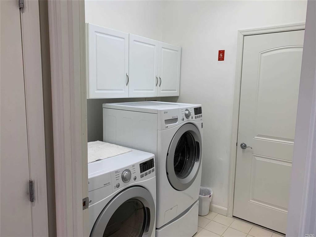 1 Newcastle Ct Riverhead Riverhead NY 11901