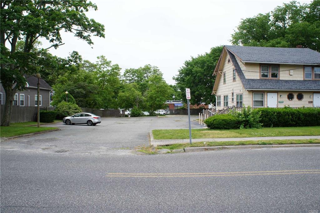 2 & 4 Union Ave Center Moriches Center Moriches NY 11934