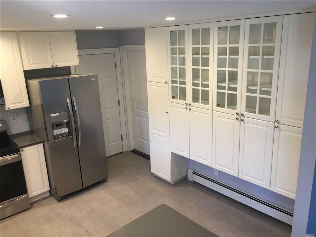 82 Avenue D Holbrook Holbrook NY 11741