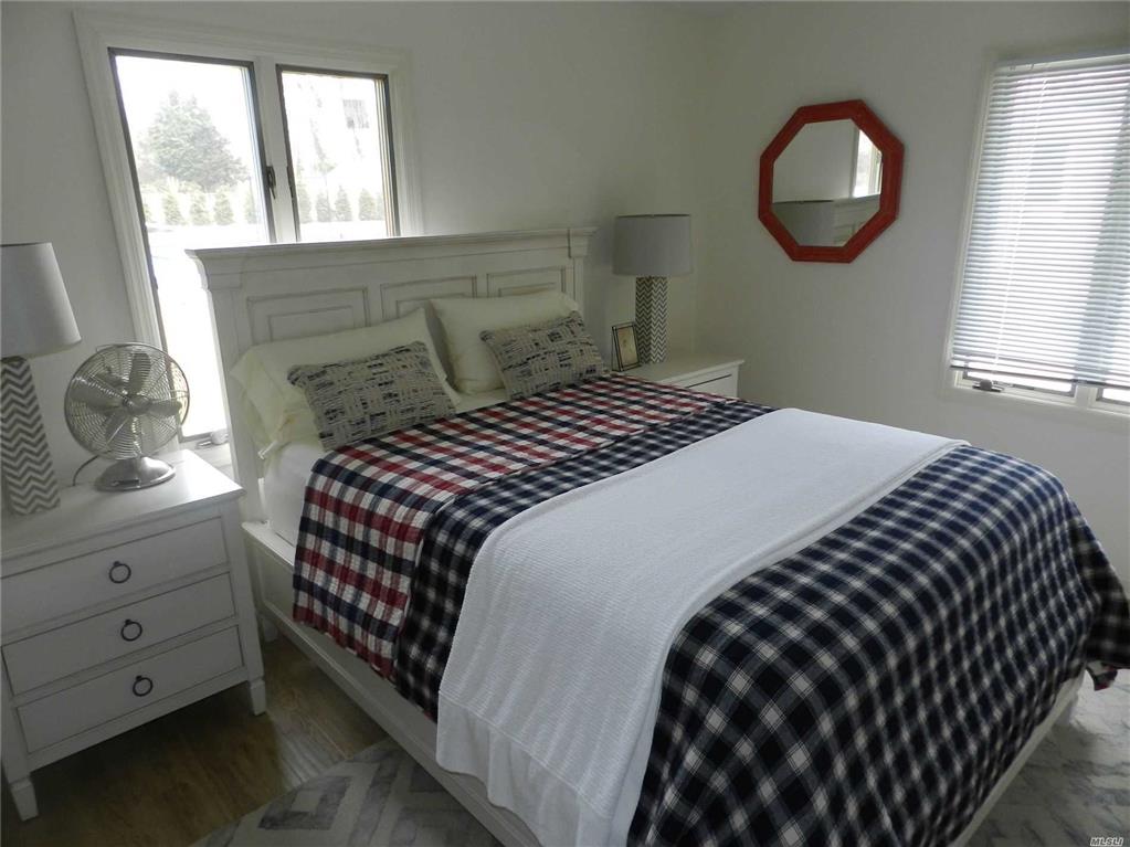 8 Shore Rd Remsenburg Remsenburg NY 11960