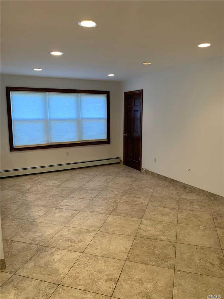 63-44 75th St Middle Village Middle Village NY 11379